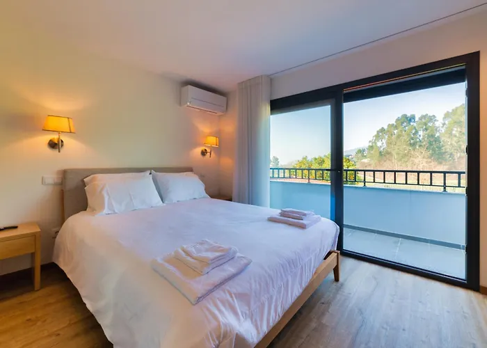 Quinta De Casal Do Bairro Casa Grande Villa Guimarães