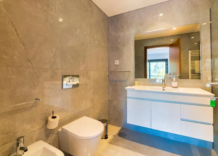 Quinta De Casal Do Bairro Casa Grande * Guimarães